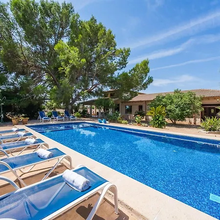 Relaxing Family With Pool *